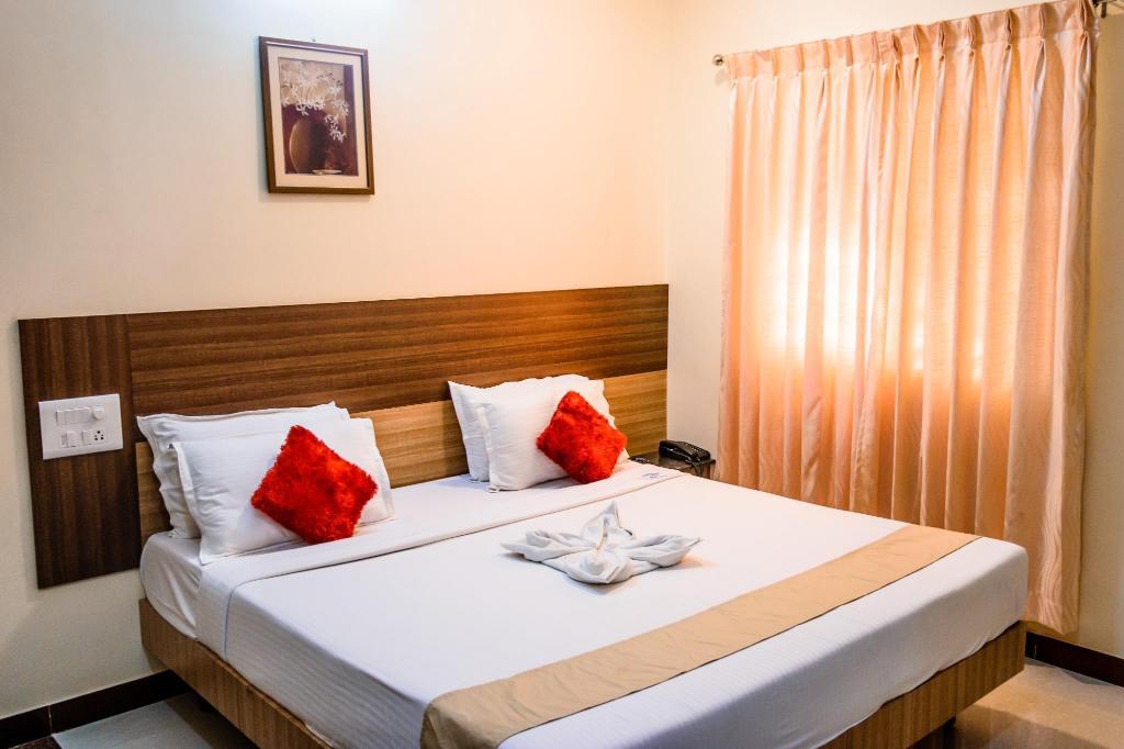 Hotels and Accommodations near Madurai Airport